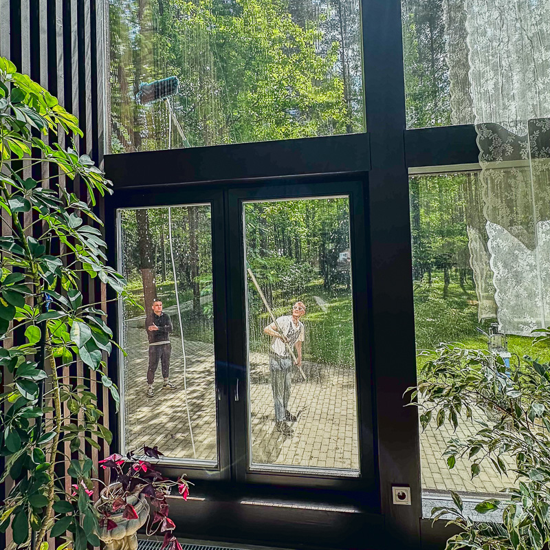 Мойка пластиковых окон в квартире — Чистый Баланс