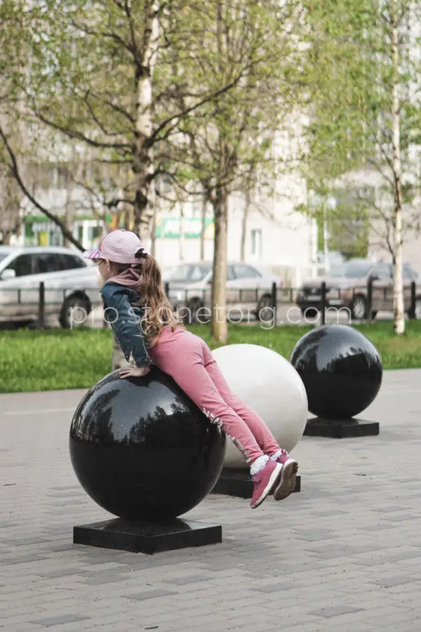 Каменные шары для парков и скверов большие шары из натурального камня из гранита изготовление шара