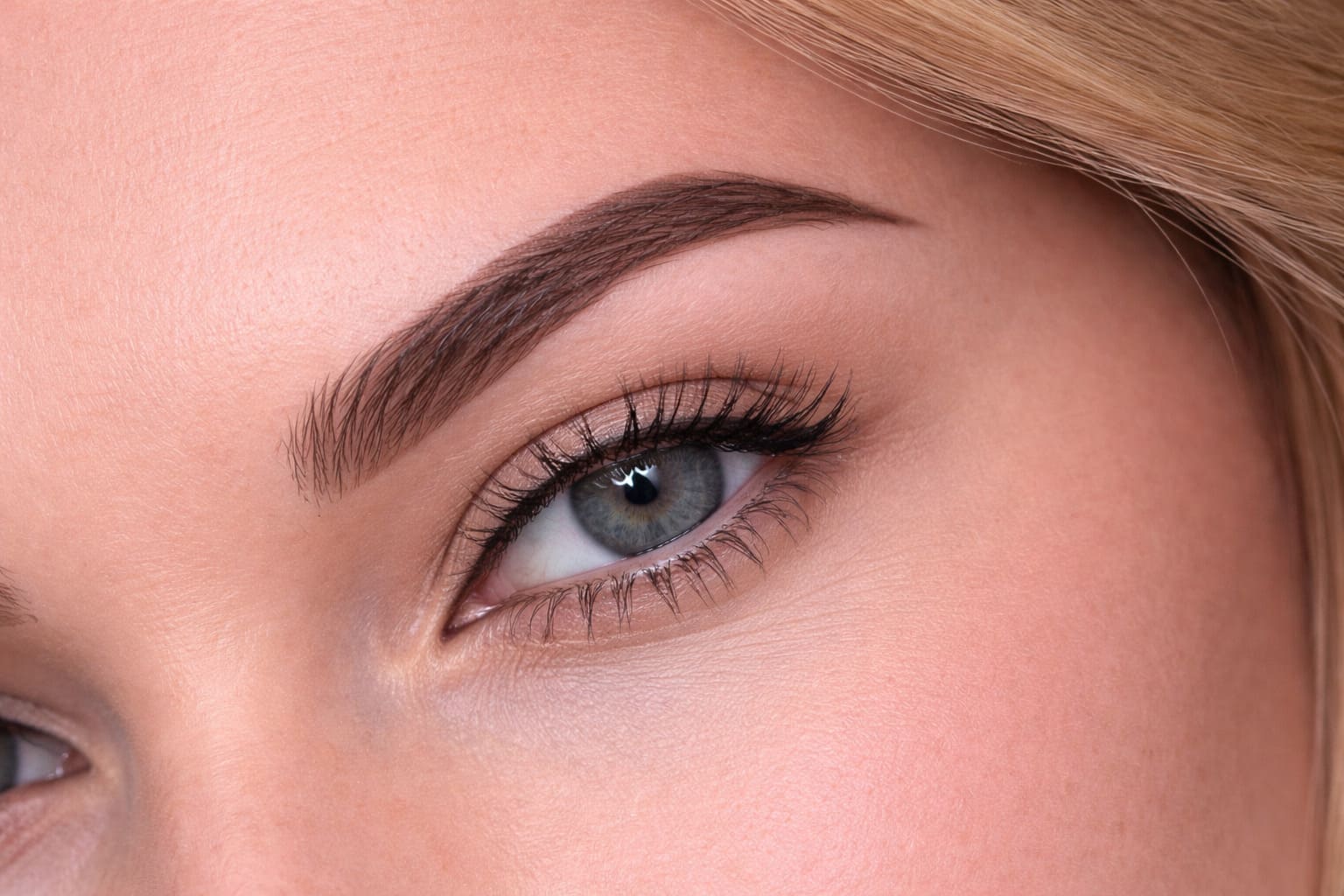 Перманент бровей