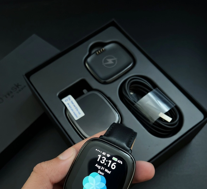 Часы с искусственным интеллектом и неинвазивным глюкометром Accofrisk. Купить неинвазивный глюкометр. Контроль уровня сахара в крови и диабета.