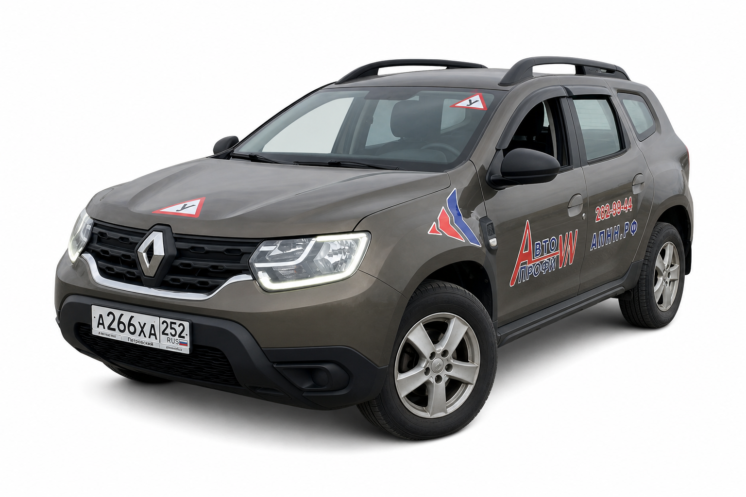 Учебное авто Renault Duster (МКПП) 2024 г. Коричневое авто Renault Duster